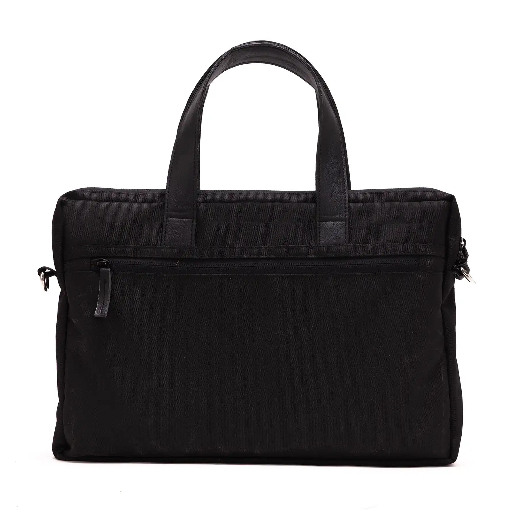 Raatri Black